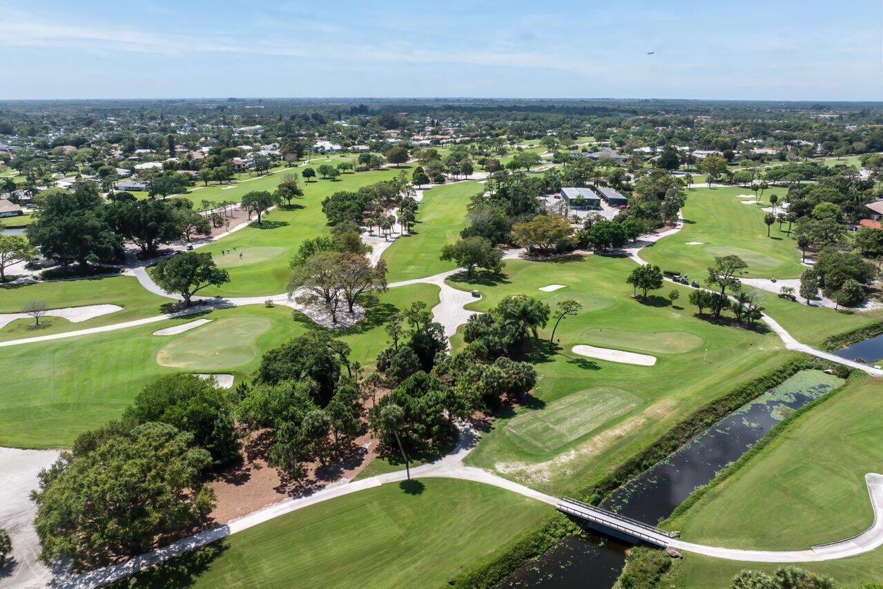 261 N Country Club Drive, Atlantis