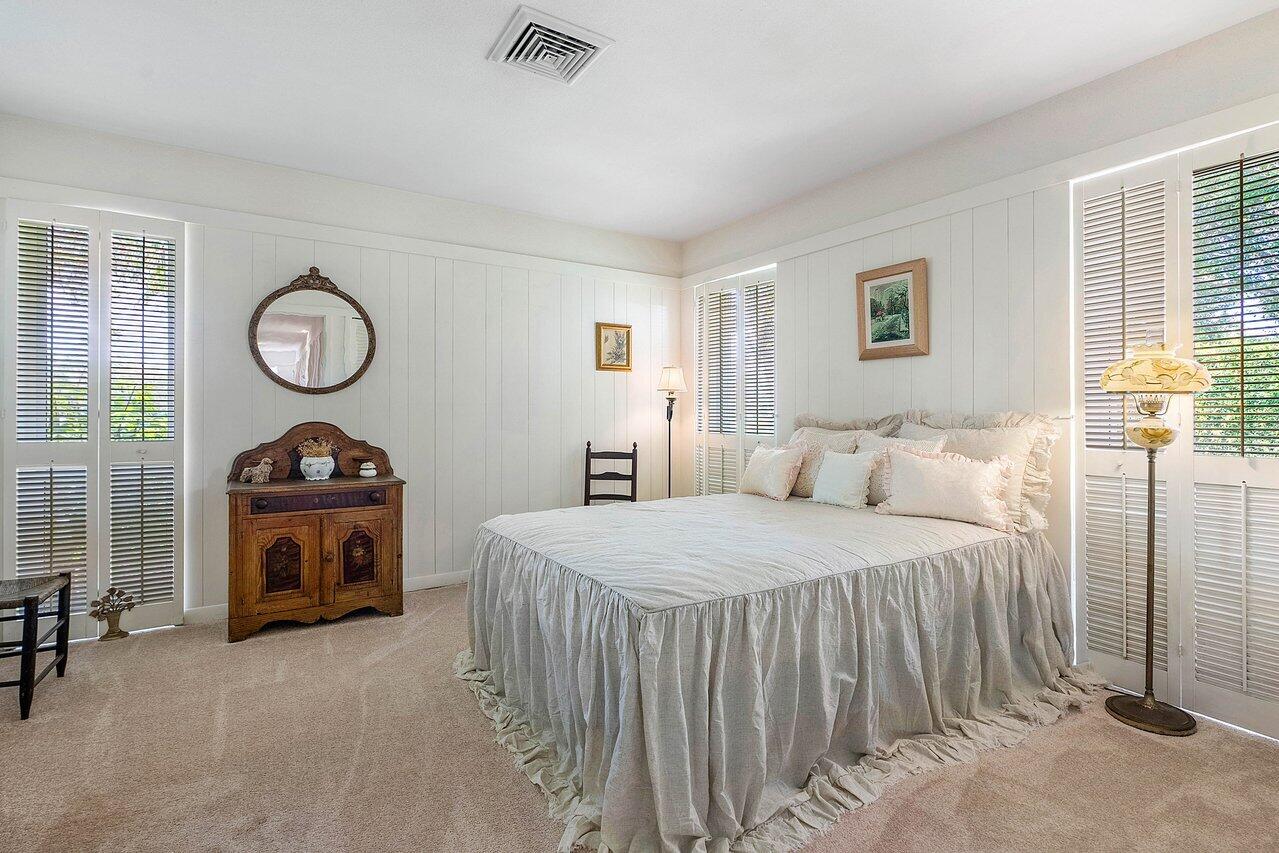 261 N Country Club Drive, Atlantis