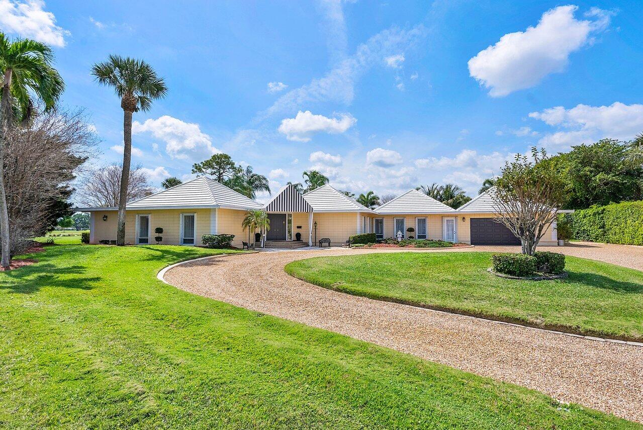 261 N Country Club Drive, Atlantis