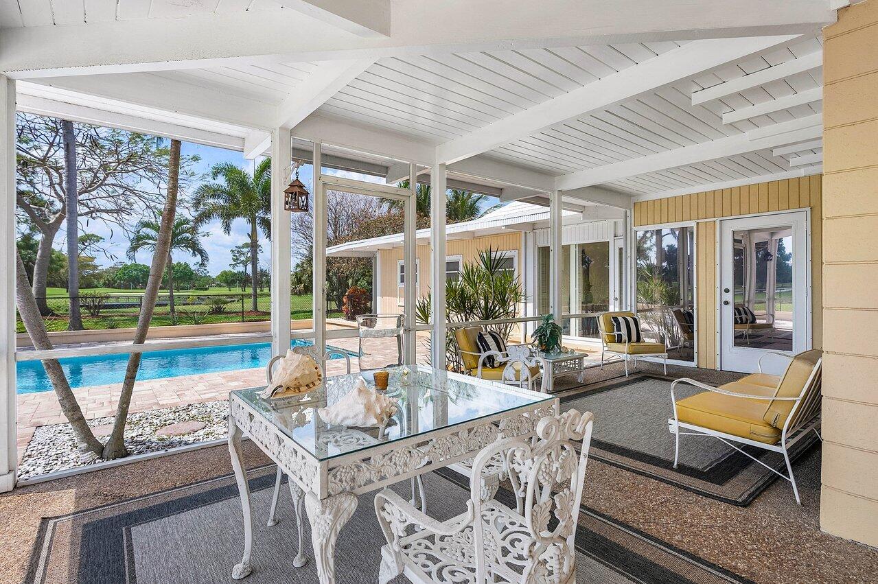 261 N Country Club Drive, Atlantis