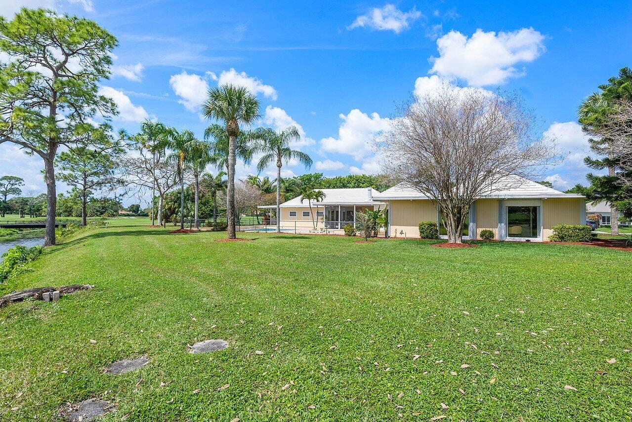 261 N Country Club Drive, Atlantis