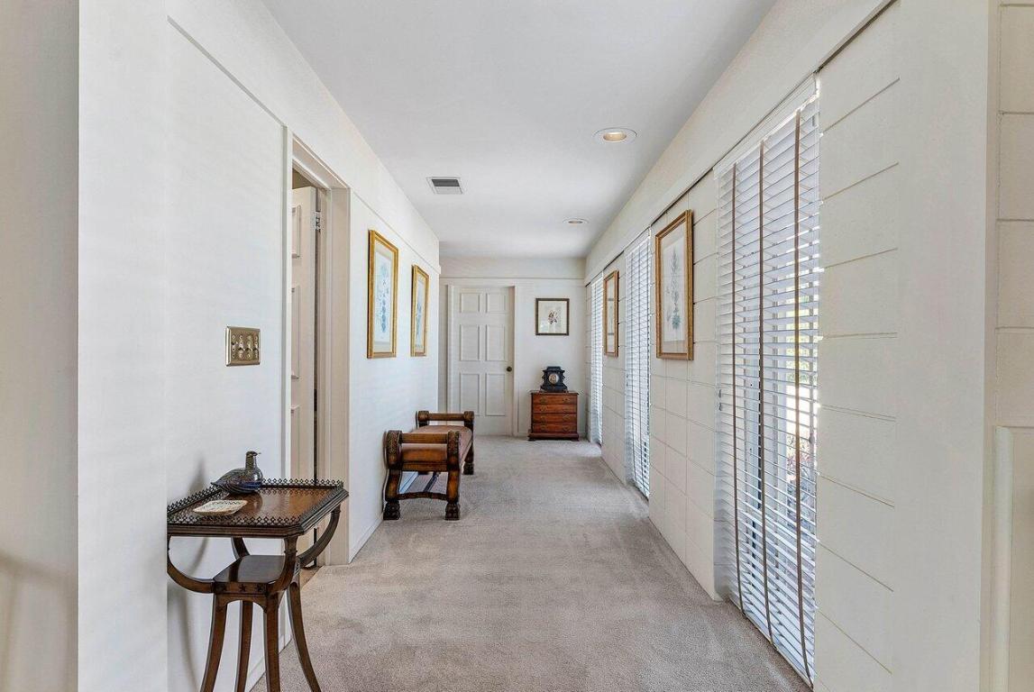 261 N Country Club Drive, Atlantis