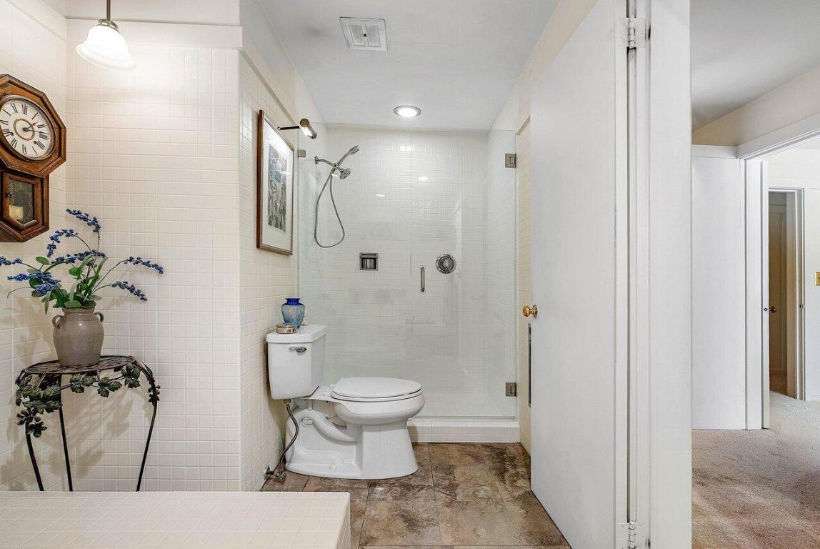 261 N Country Club Drive, Atlantis