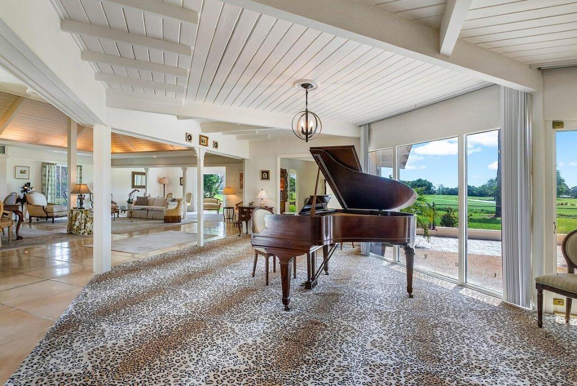 261 N Country Club Drive, Atlantis