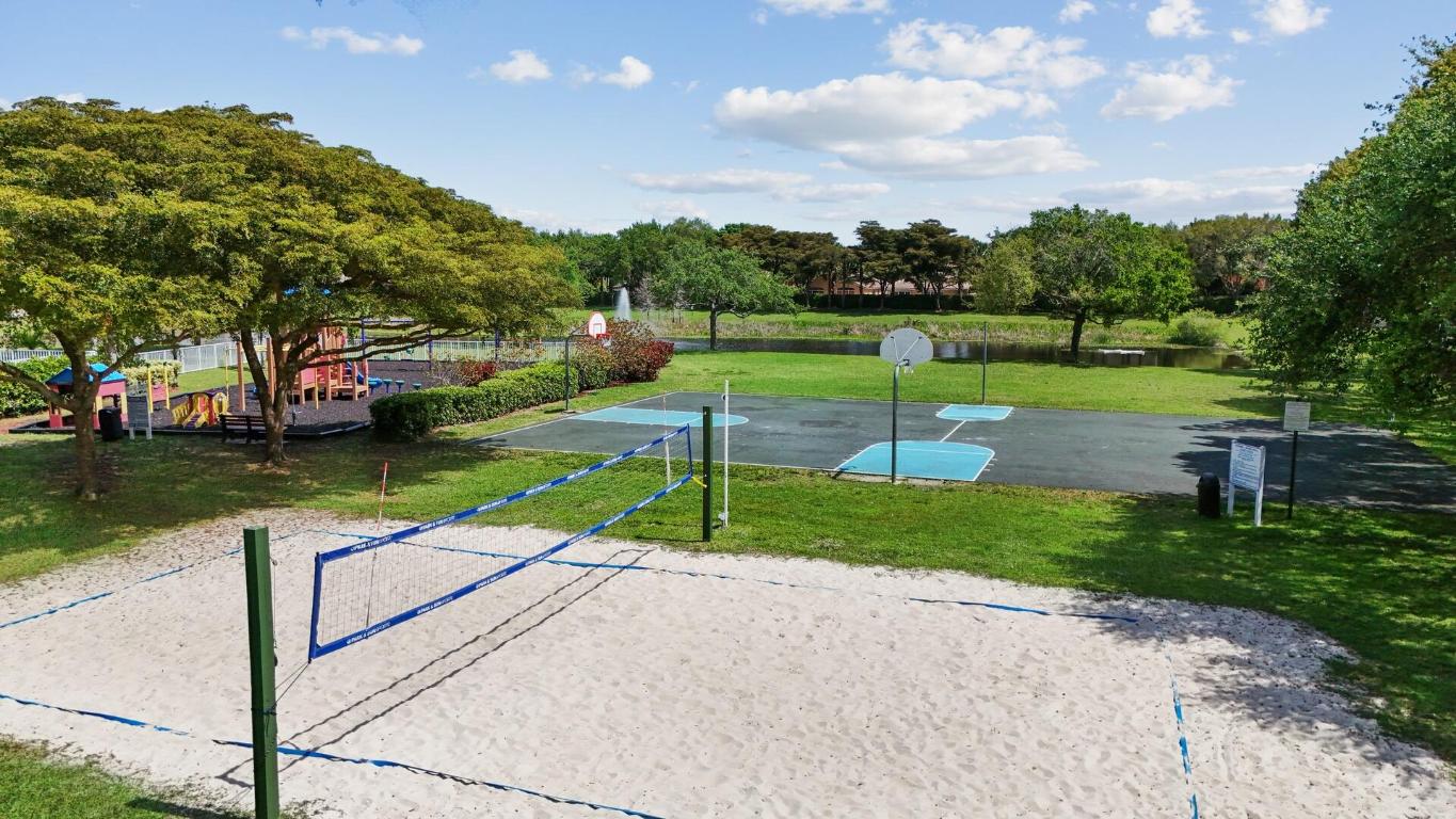 5274 Pine Meadows Road, Lake Worth