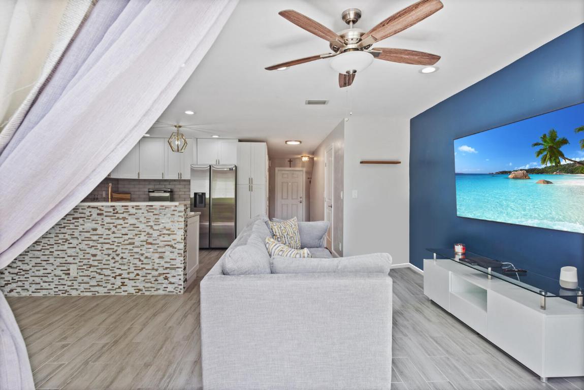 5274 Pine Meadows Road, Lake Worth