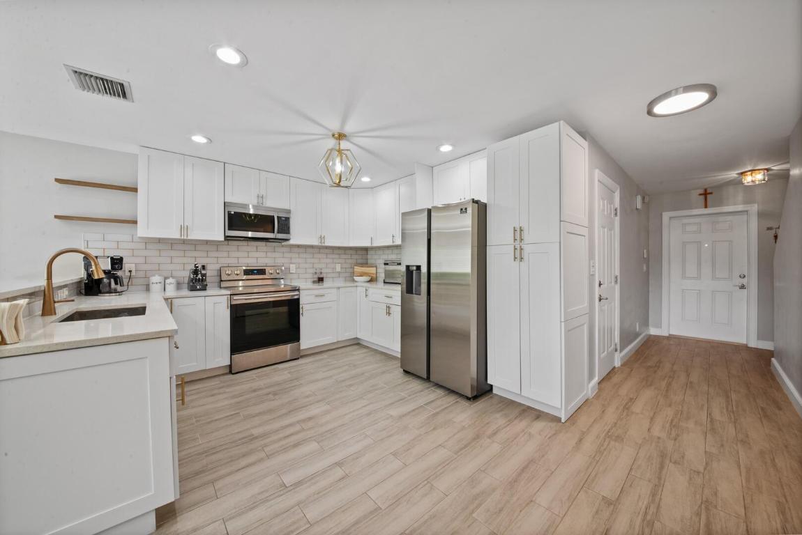 5274 Pine Meadows Road, Lake Worth