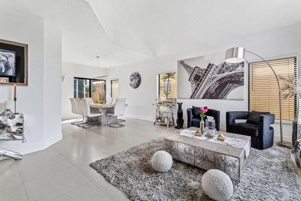 20896 La Questa Court, Boca Raton