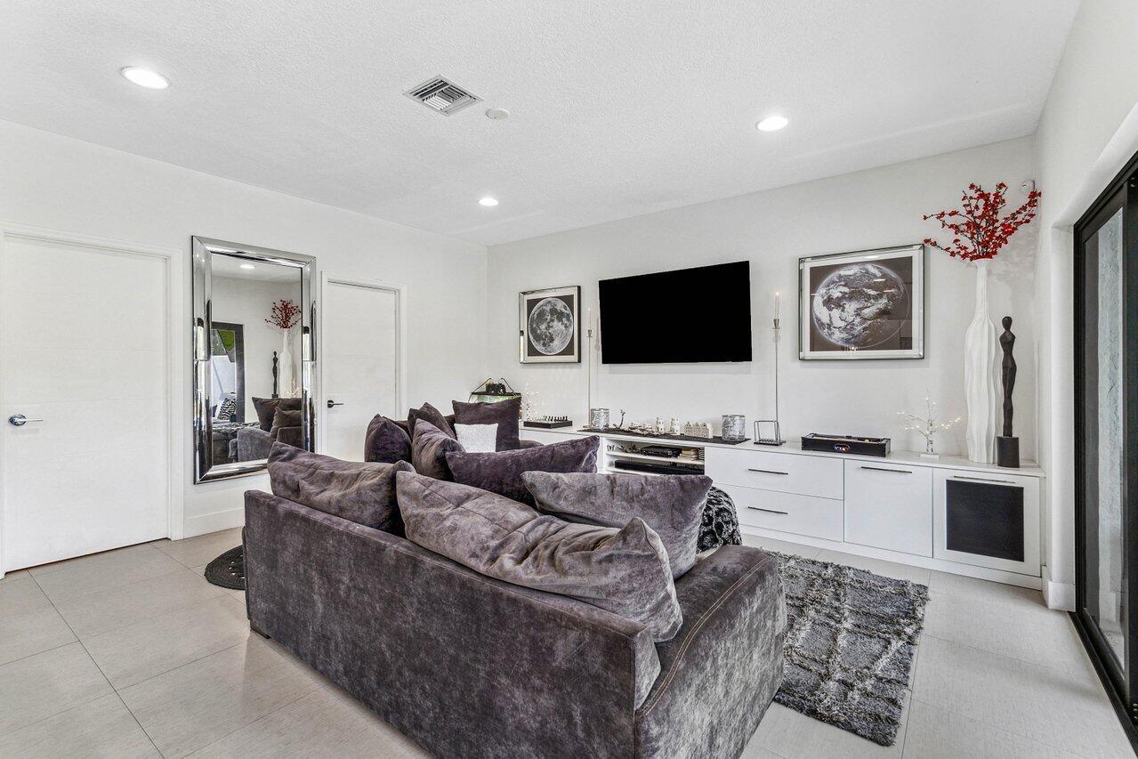 20896 La Questa Court, Boca Raton