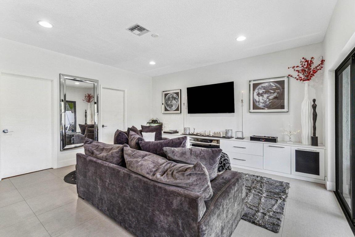 20896 La Questa Court, Boca Raton