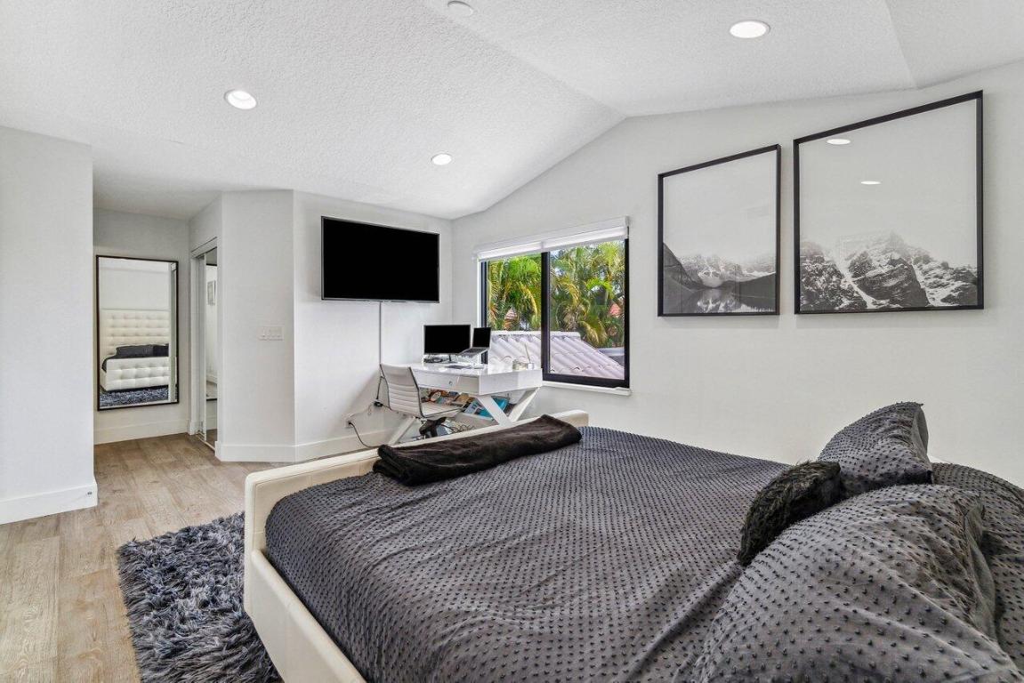 20896 La Questa Court, Boca Raton