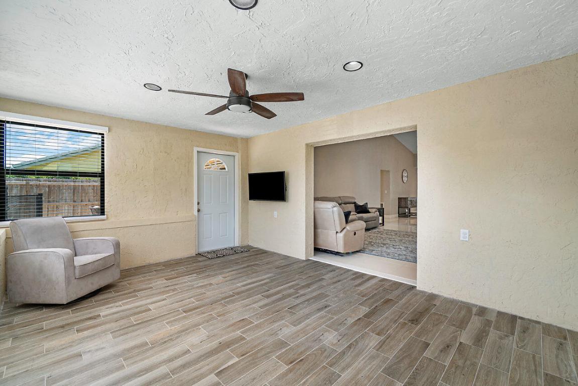 21110 White Oak Avenue, Boca Raton