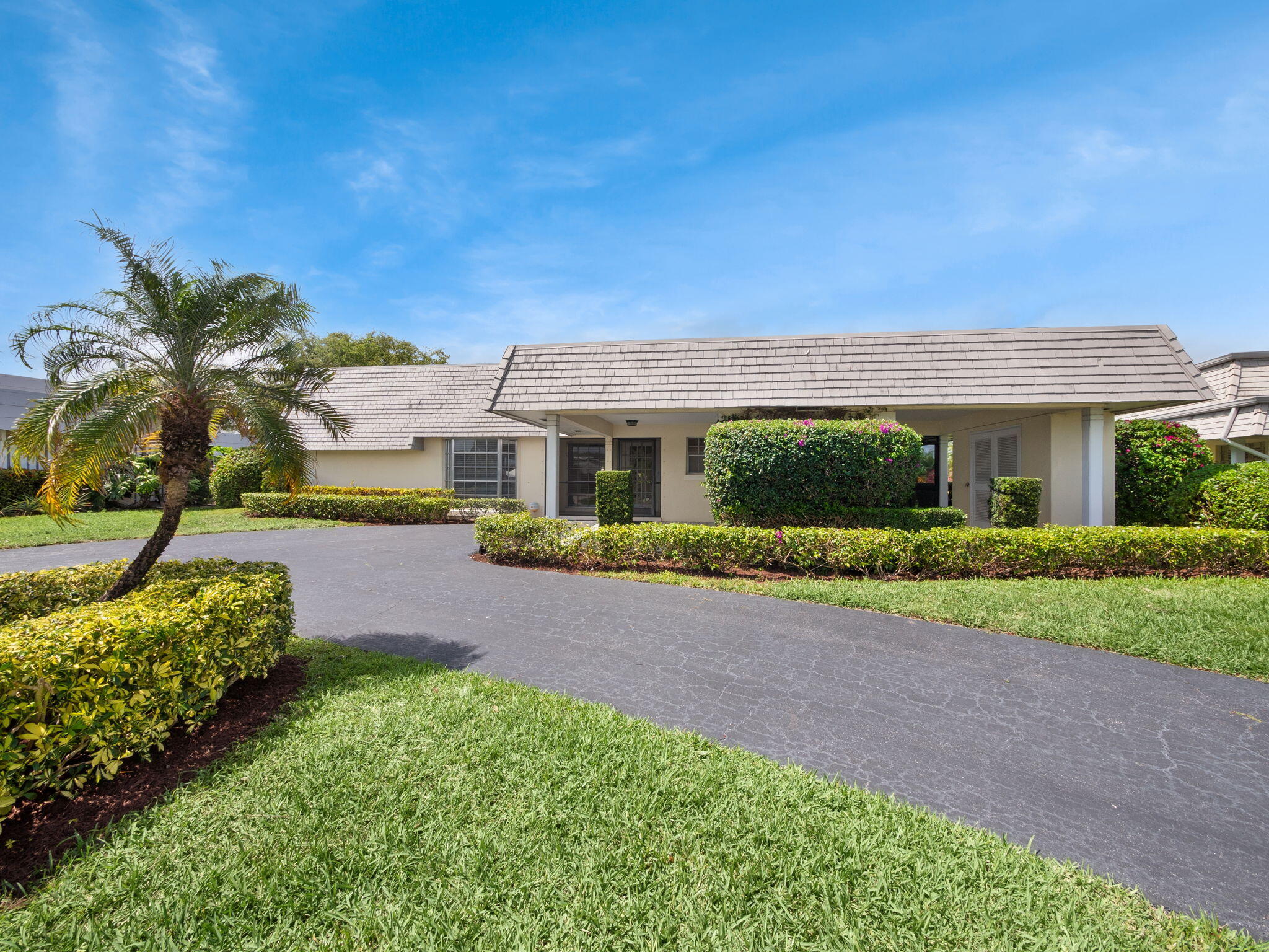 379 Villa Drive S, Atlantis