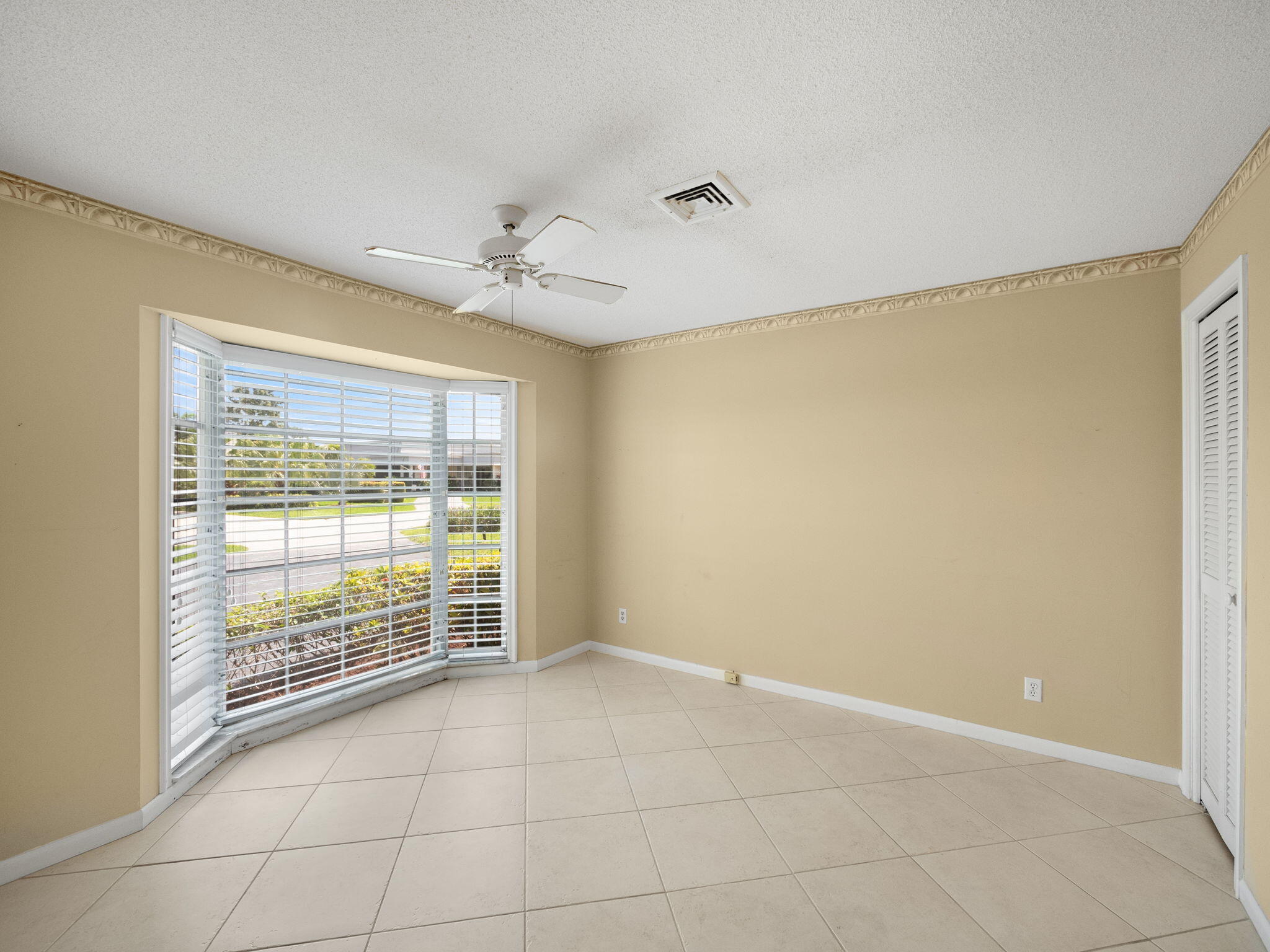 379 Villa Drive S, Atlantis