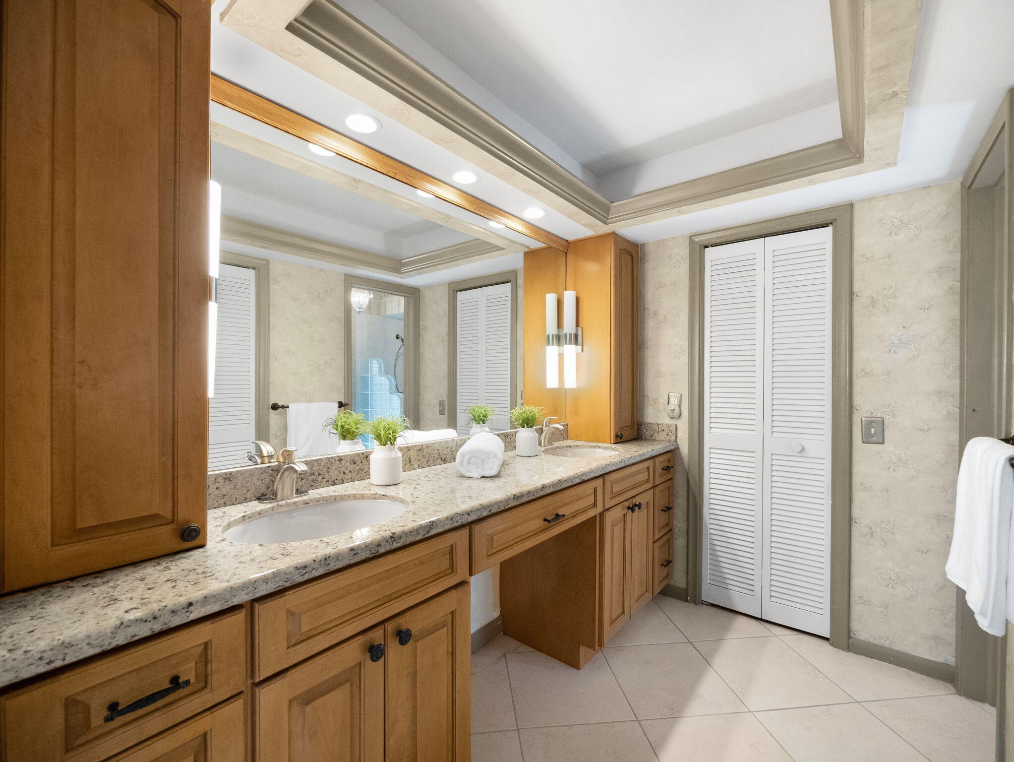 379 Villa Drive S, Atlantis