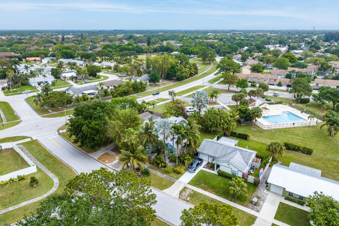 165 Lakeside Drive, Jupiter