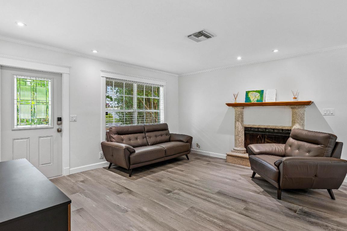 165 Lakeside Drive, Jupiter