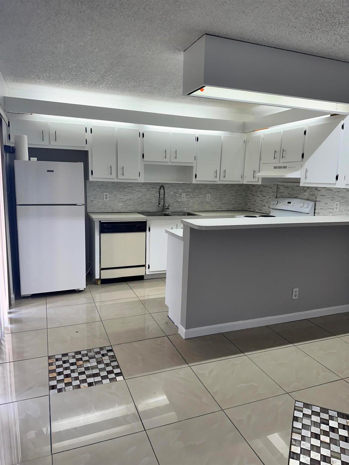 2500 Waterside Drive 1c