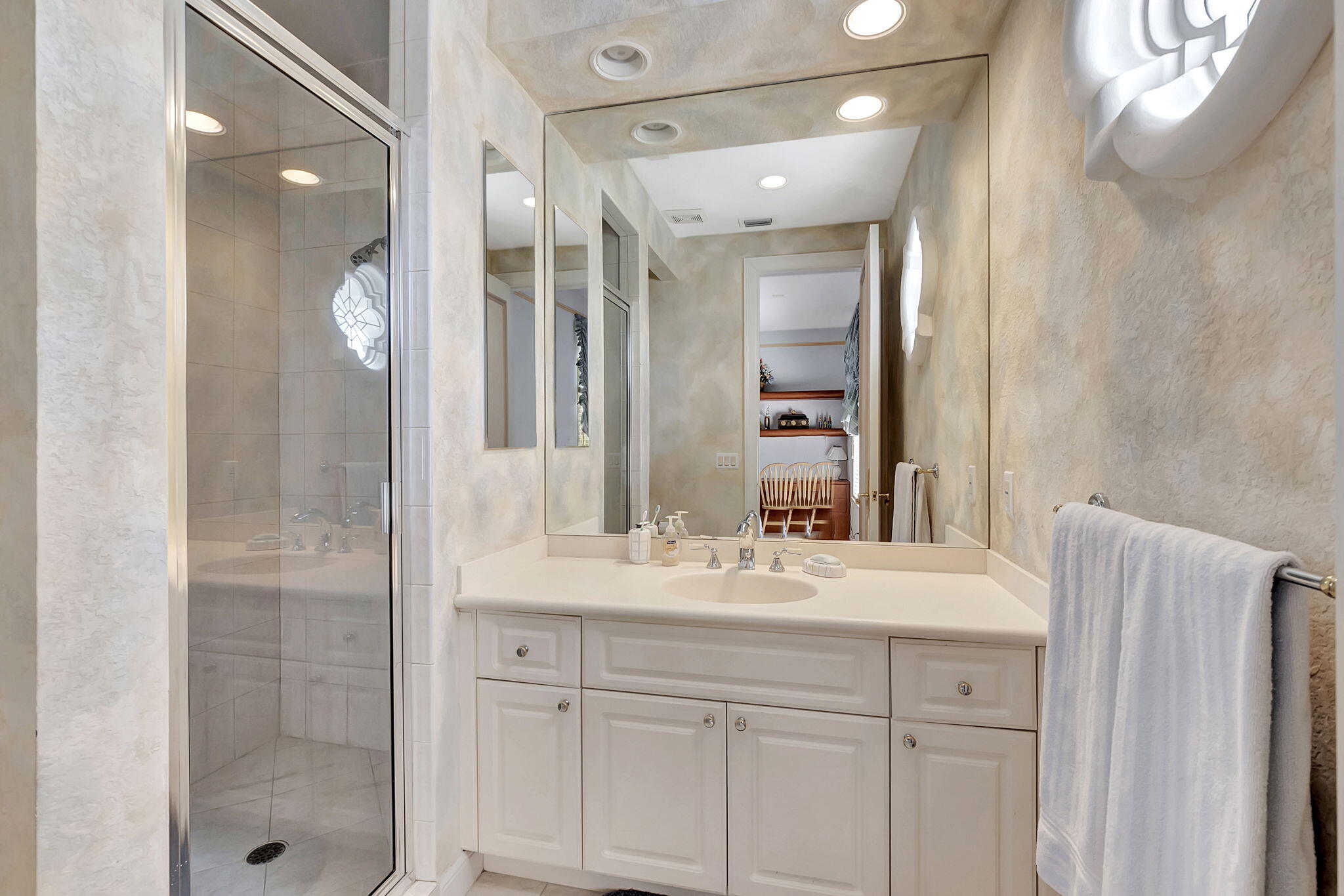 6514 NW 39th Ter Terrace