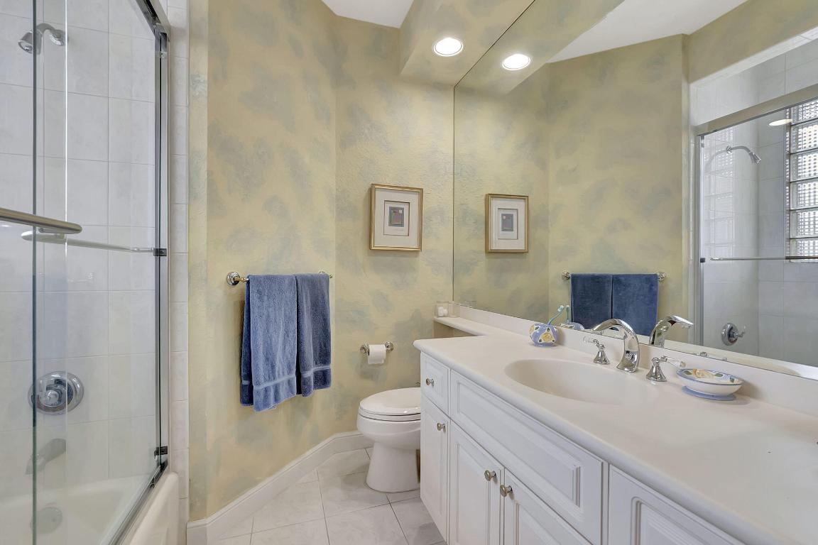 6514 NW 39th Ter Terrace