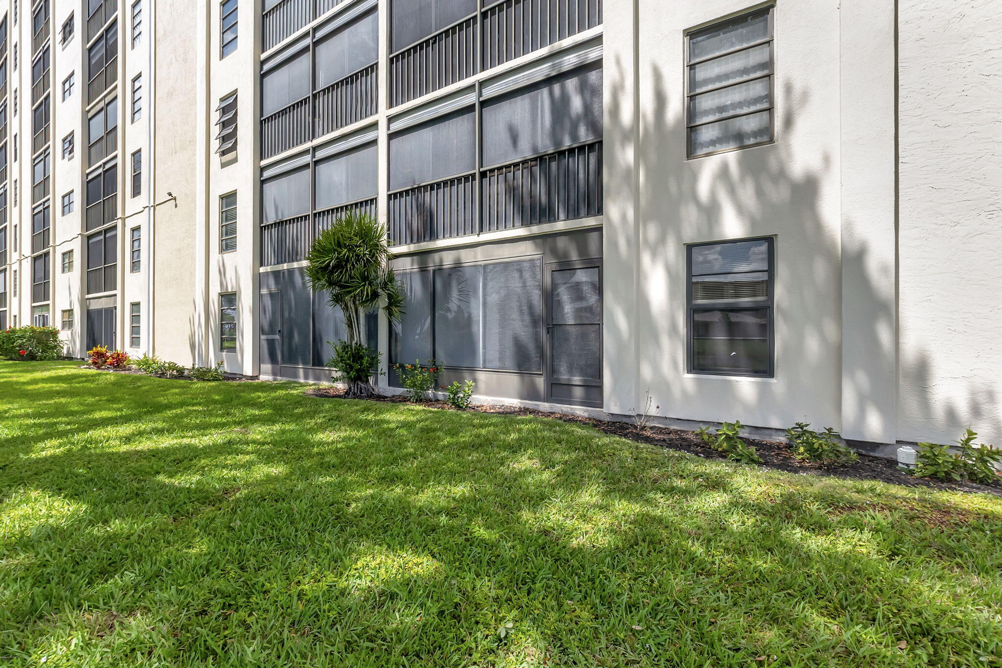 7290 Kinghurst Drive 102