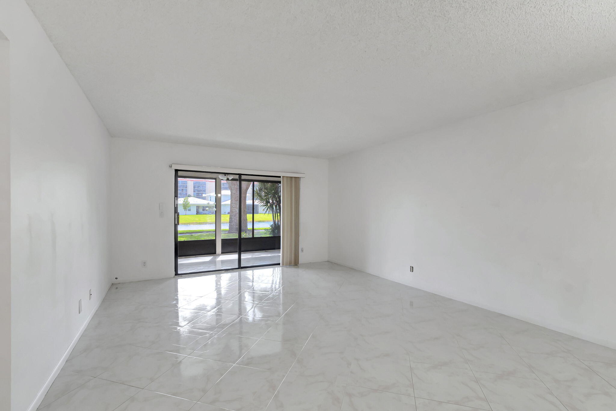 7290 Kinghurst Drive 102