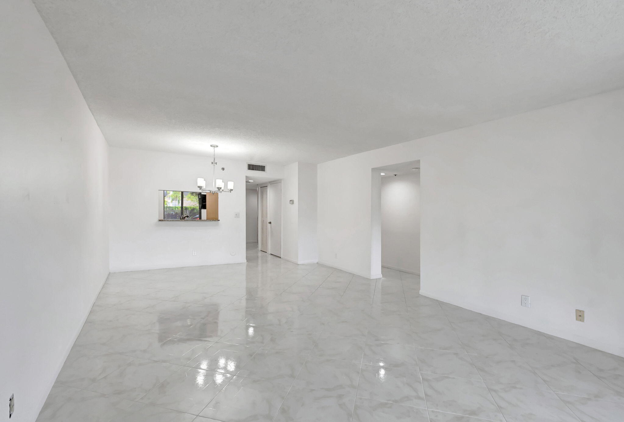 7290 Kinghurst Drive 102