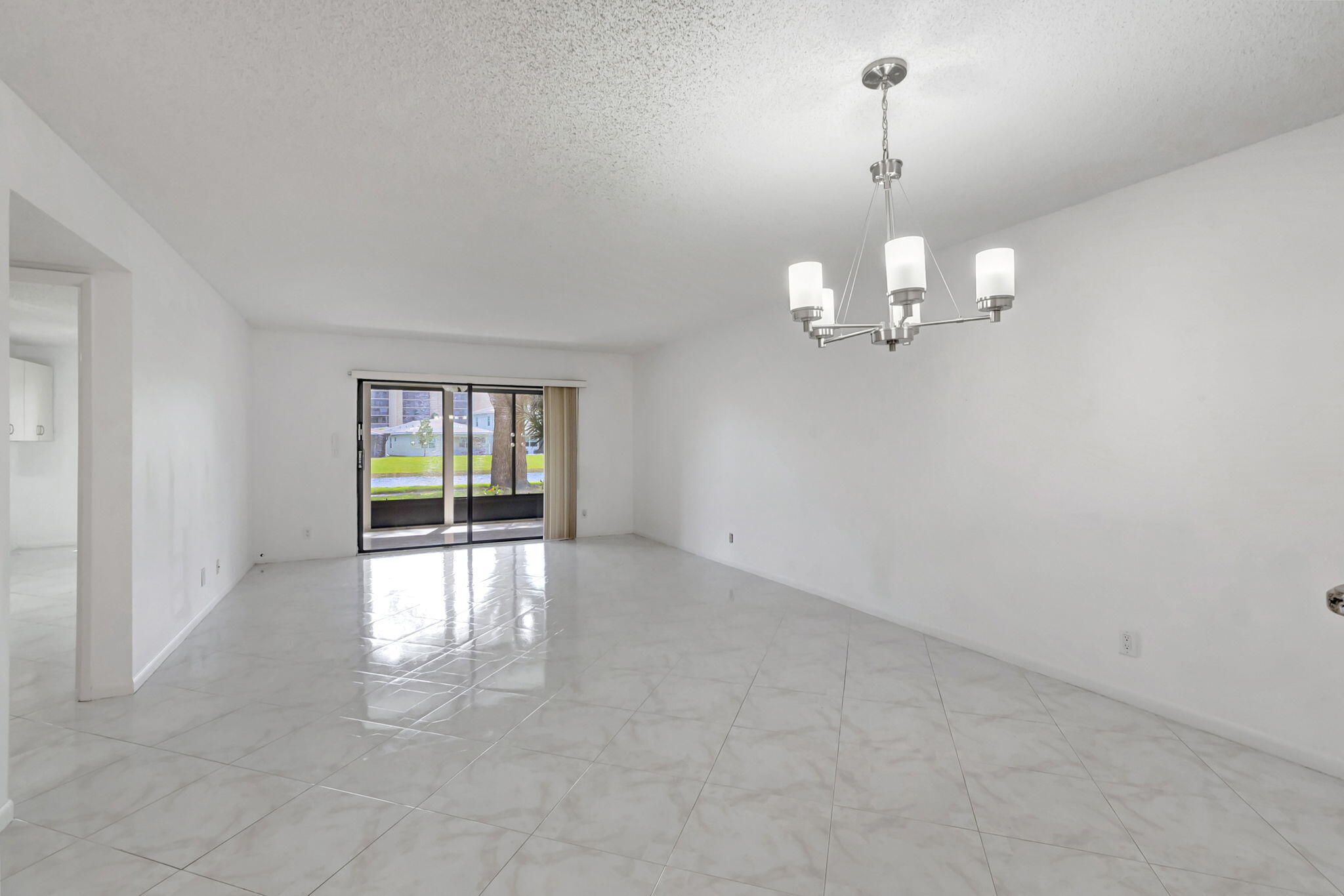 7290 Kinghurst Drive 102