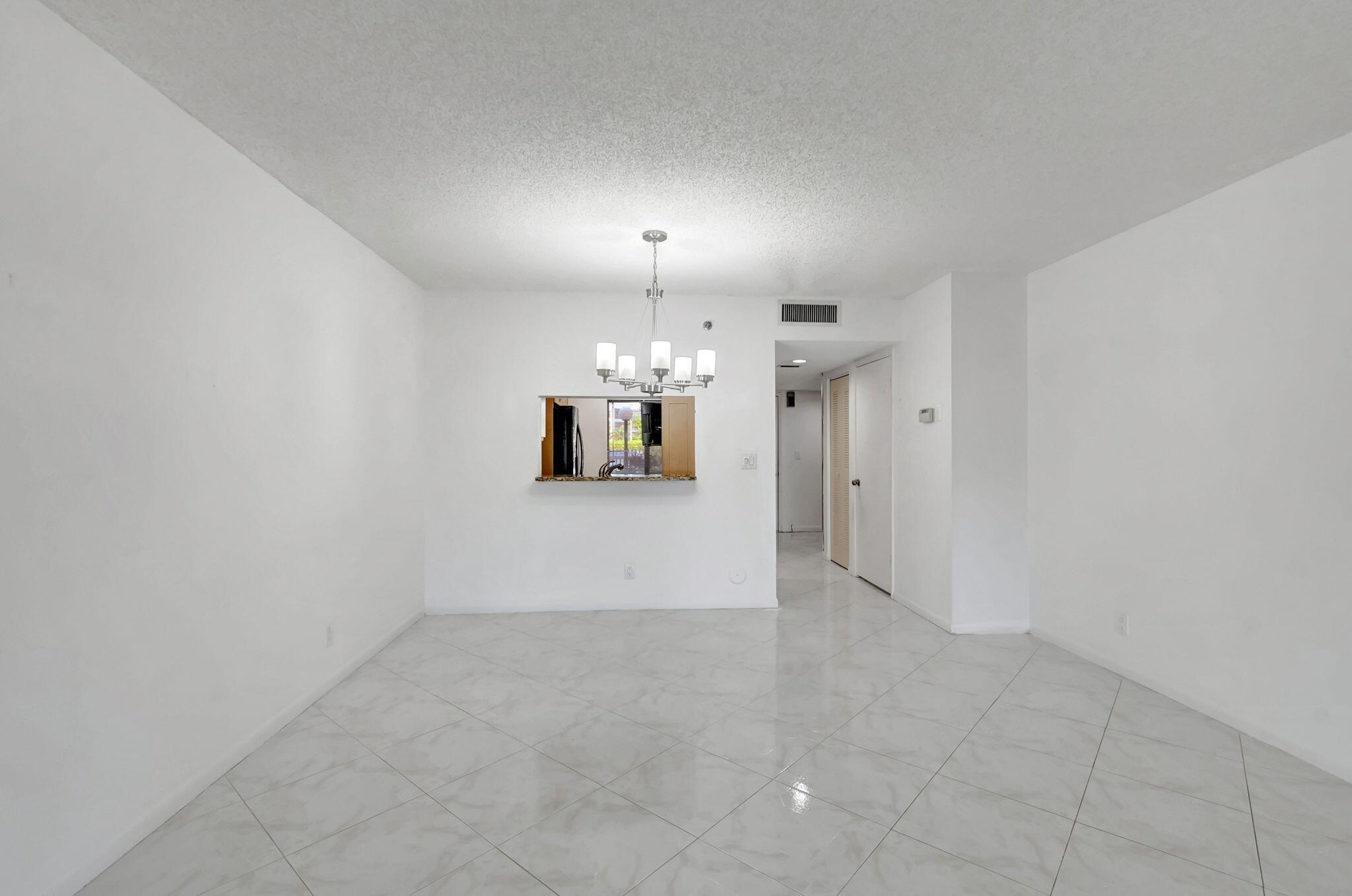 7290 Kinghurst Drive 102