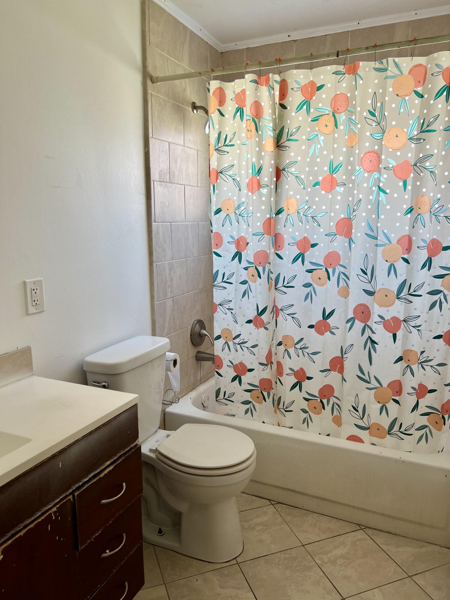 813 E Palm Run Drive, North Lauderdale