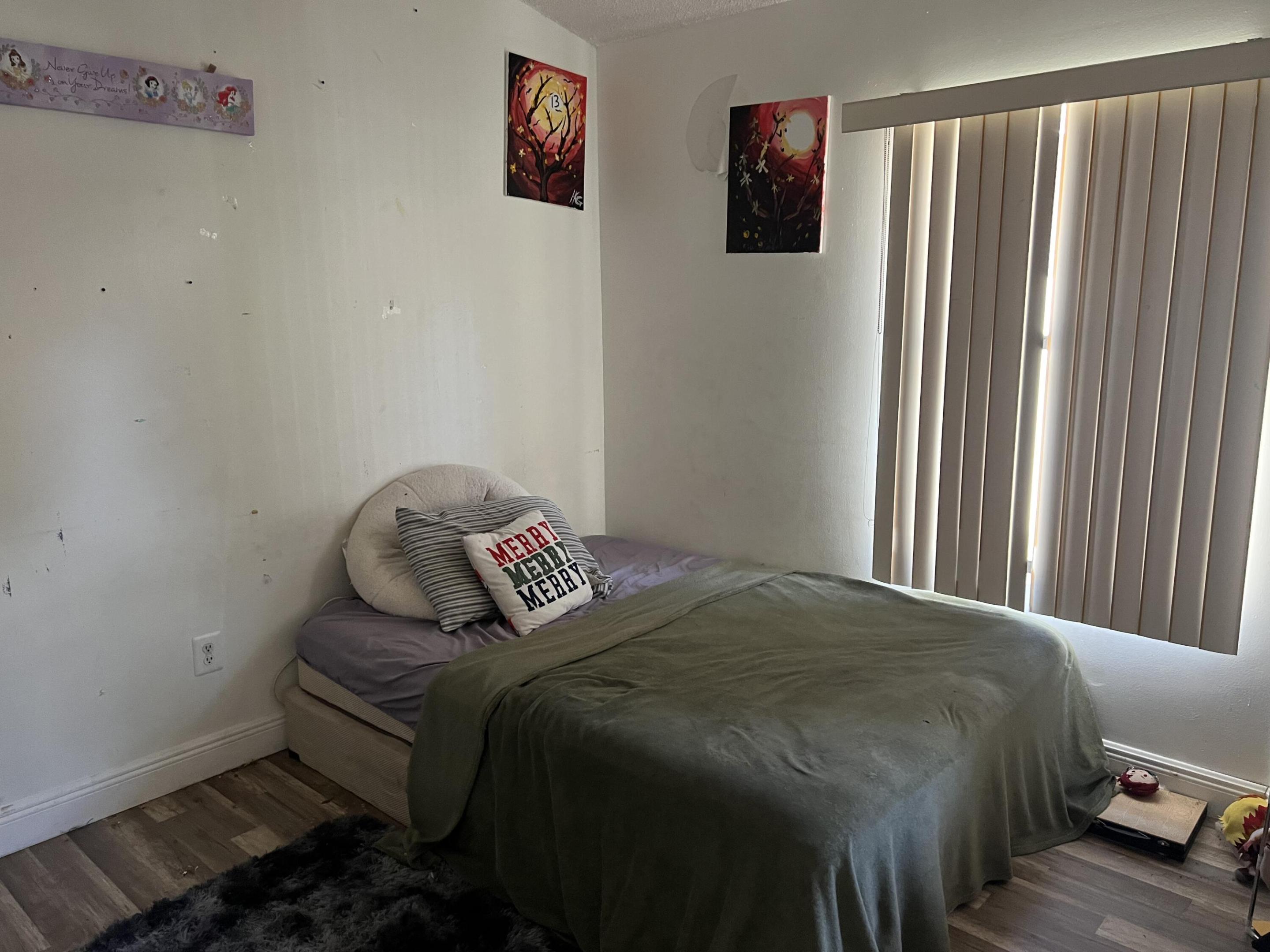 813 E Palm Run Drive, North Lauderdale