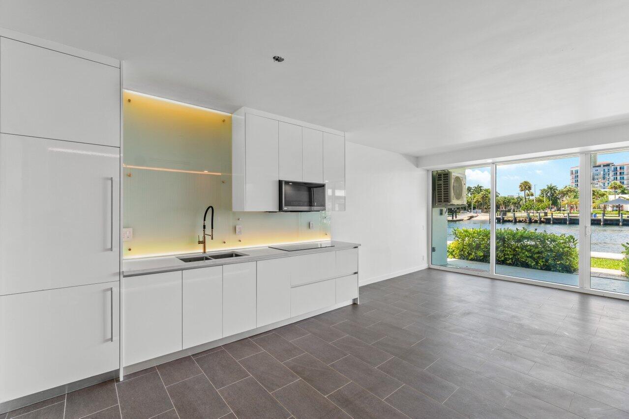 65 SE Spanish Trail 1060, Boca Raton Unit: 1060