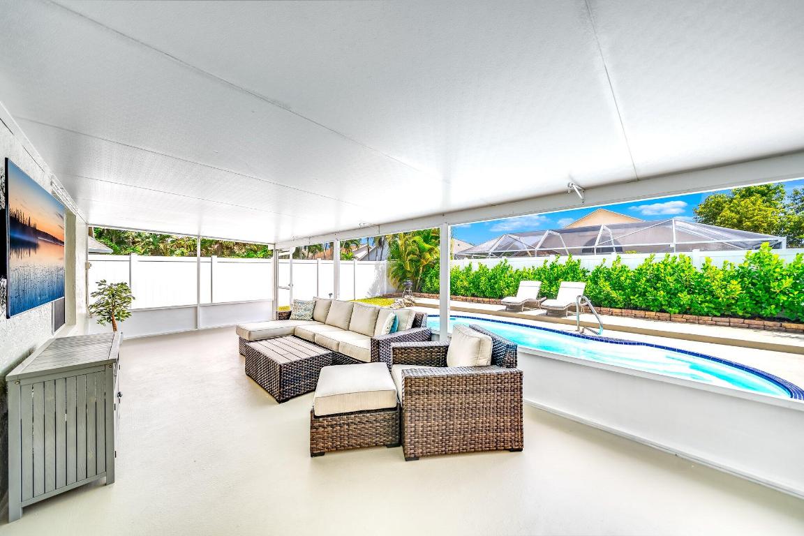 81 Maple Lane, Boynton Beach