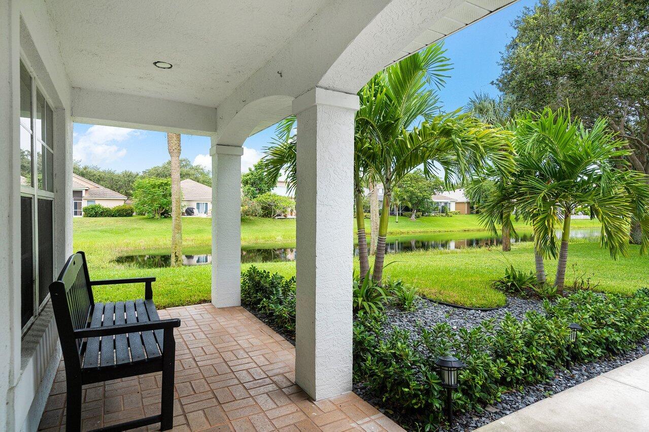 1182 Canoe Point