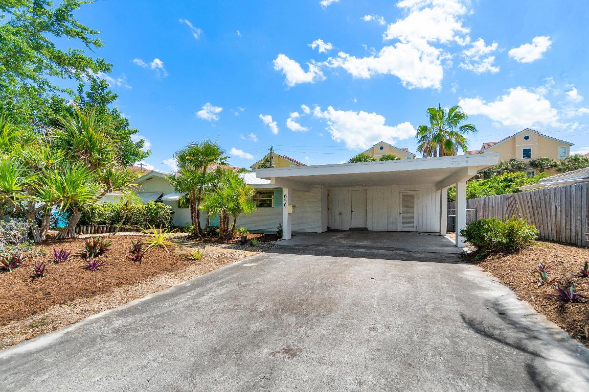 650 Las Palmas Parkway, Boynton Beach