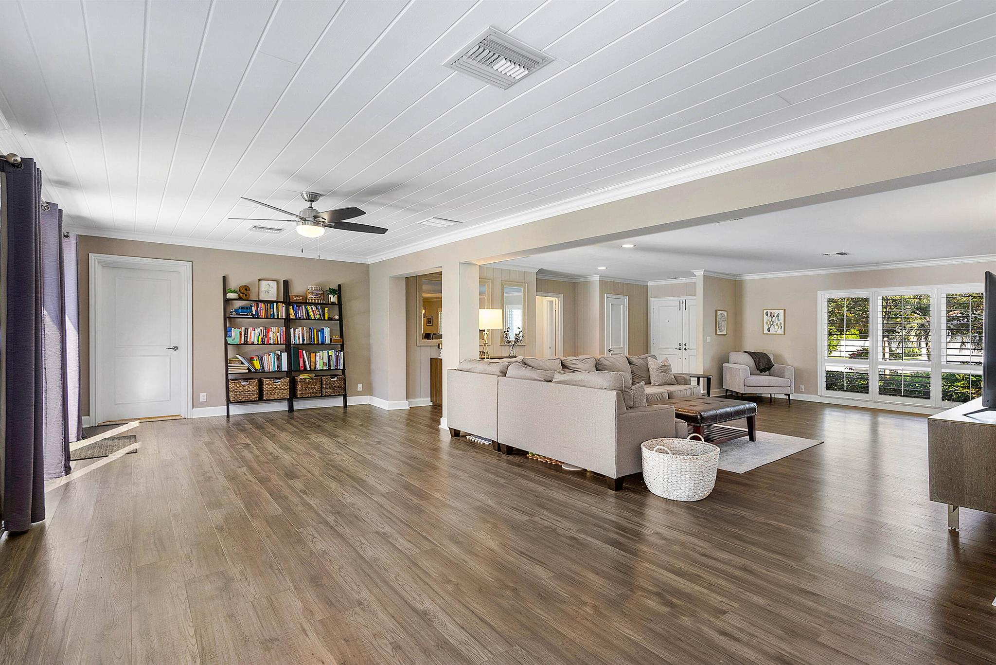 702 Lake Shore Drive