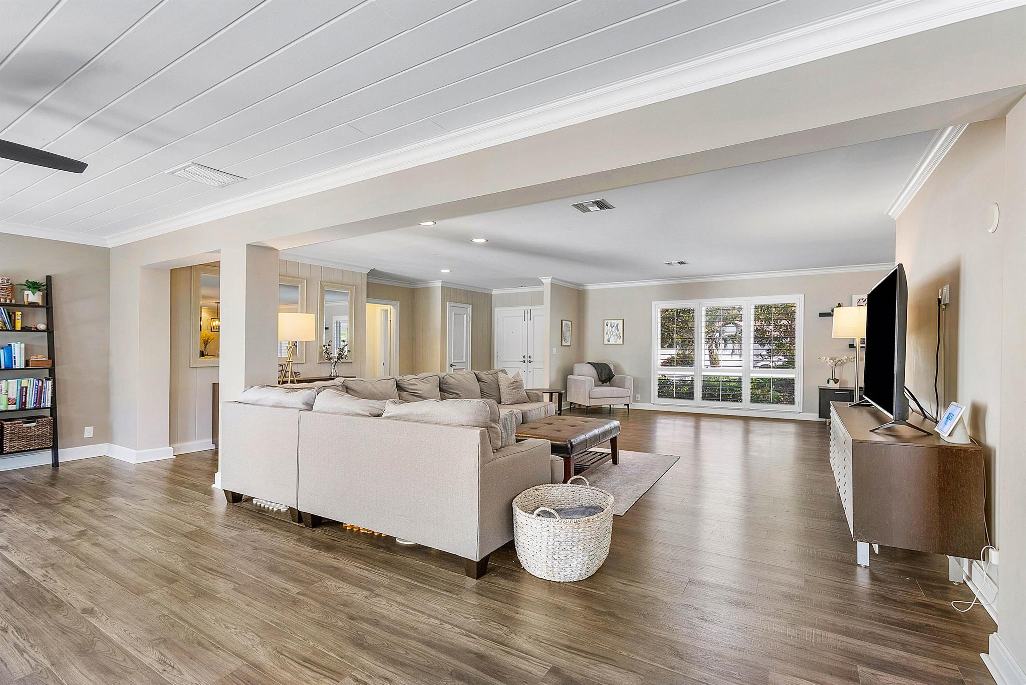 702 Lake Shore Drive