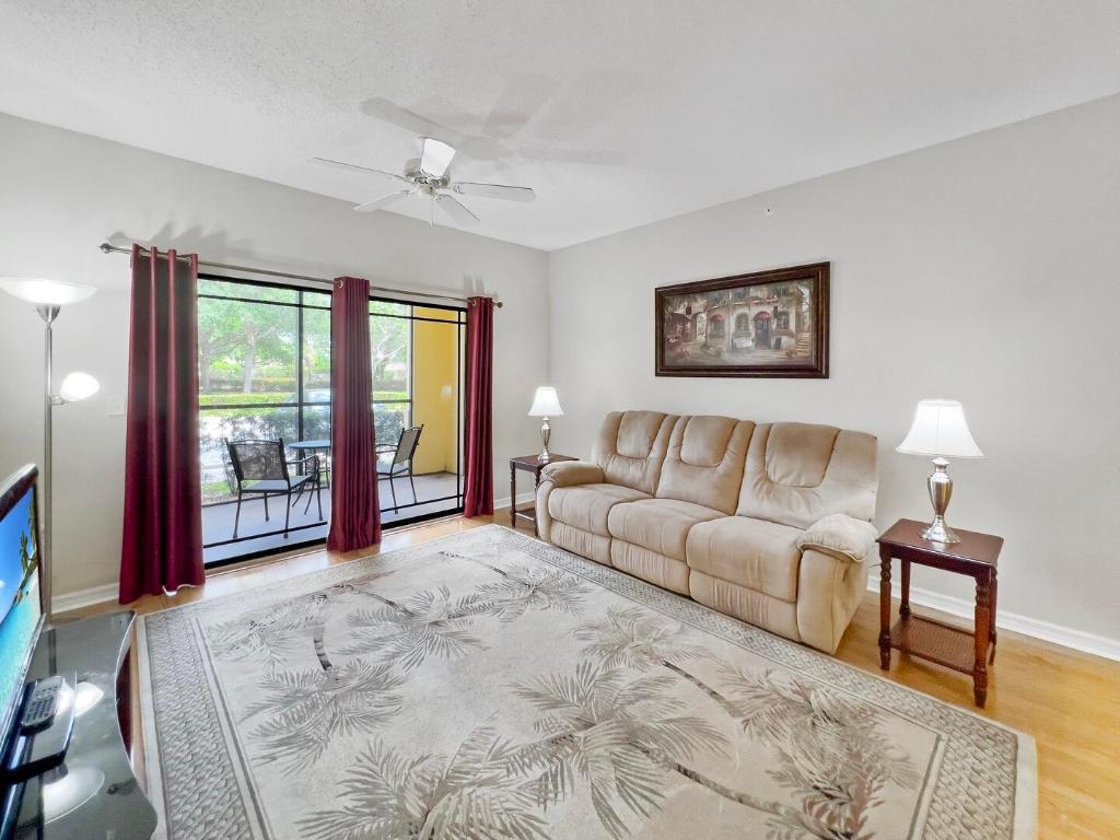 3018 Alcazar Place 104, Palm Beach Gardens Unit: 104