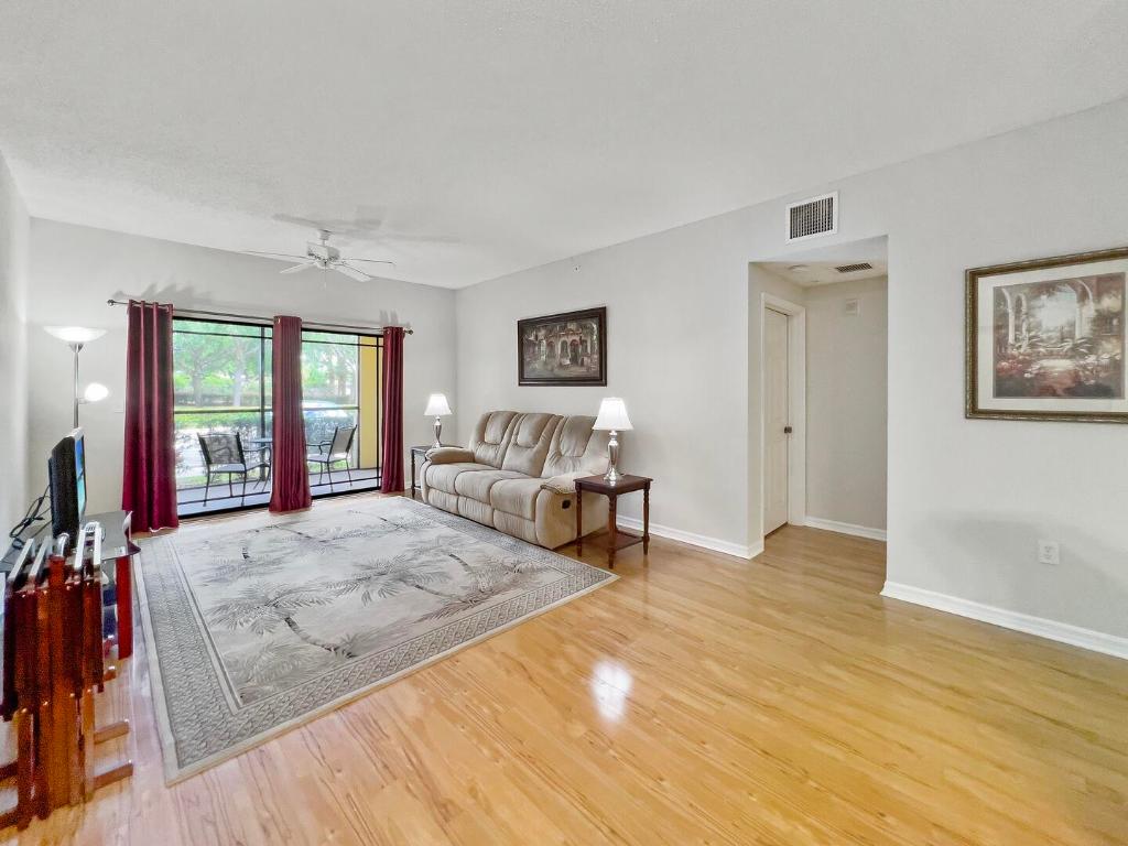 3018 Alcazar Place 104, Palm Beach Gardens Unit: 104