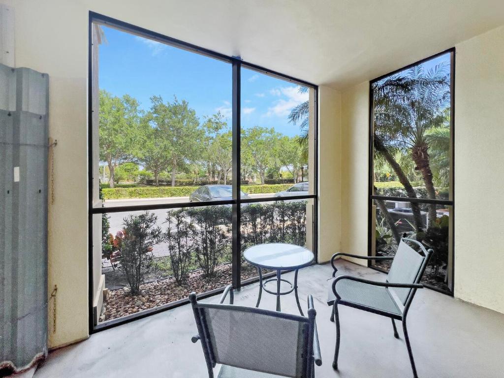3018 Alcazar Place 104, Palm Beach Gardens Unit: 104