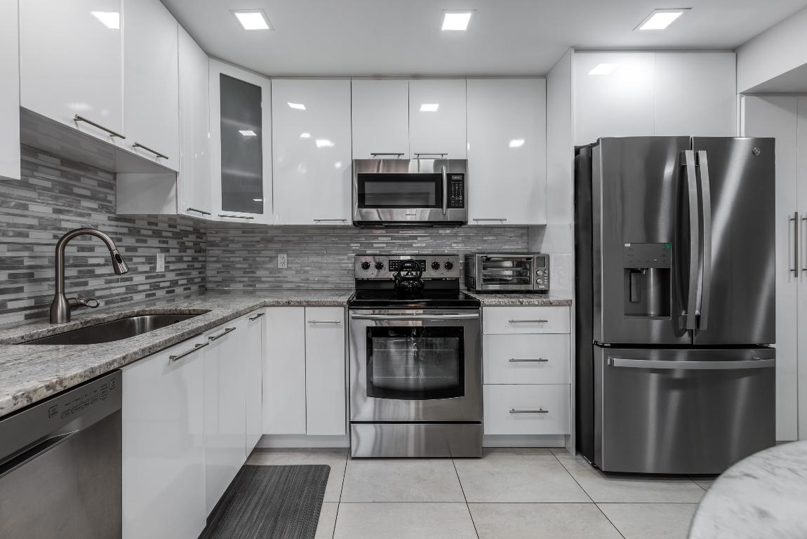 7509 Glendevon Lane 1002, Delray Beach Unit: 1002