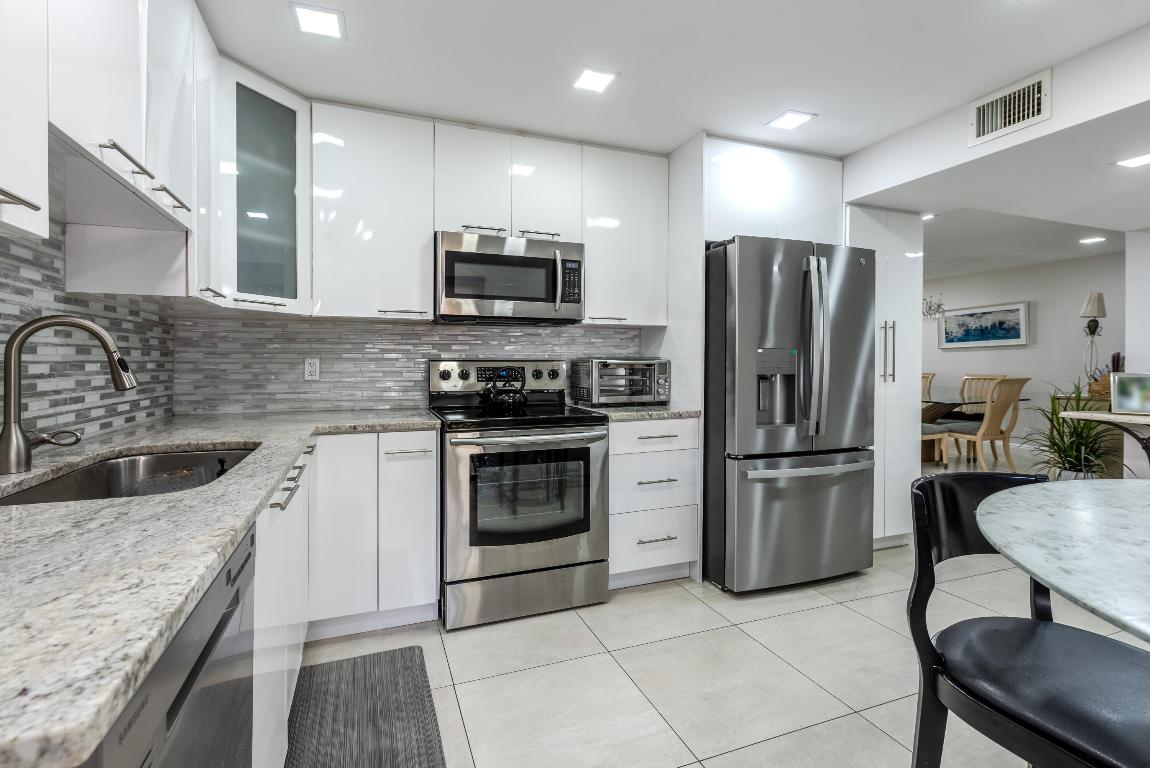 7509 Glendevon Lane 1002, Delray Beach Unit: 1002