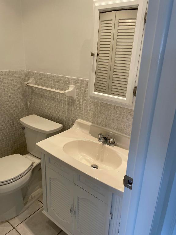 2000 Diana Drive 304