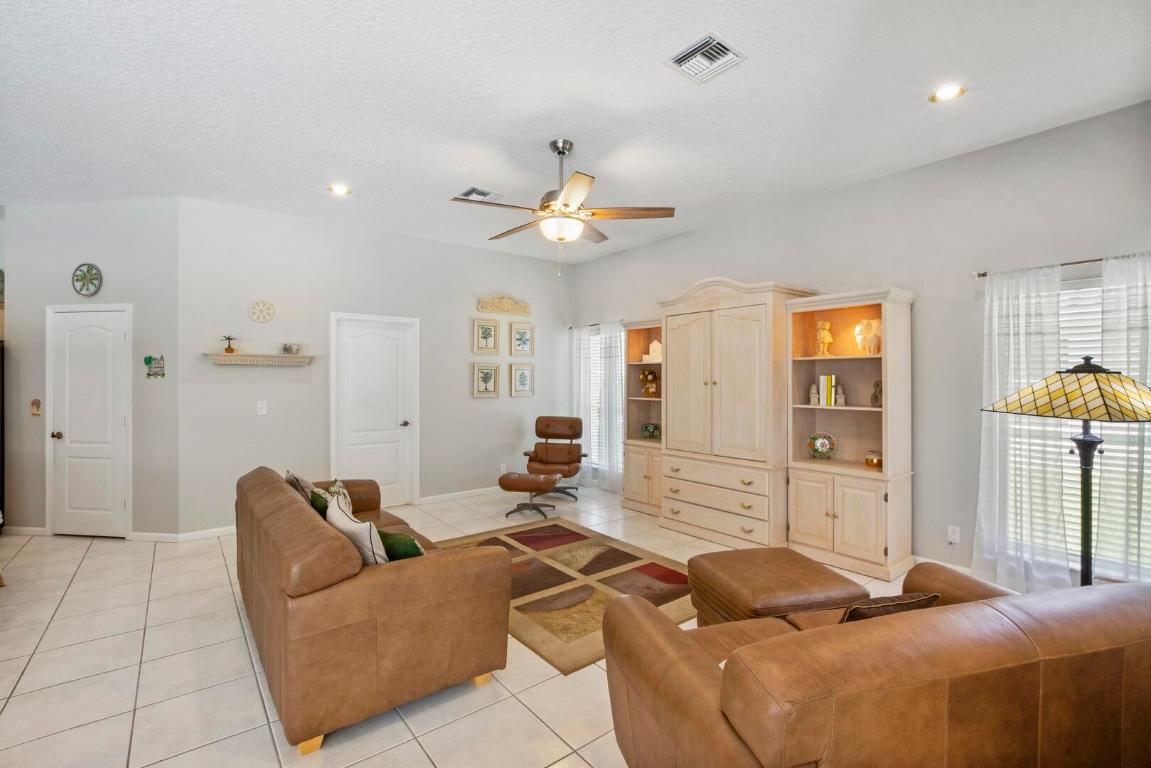 1565 NW 102nd Way, Coral Springs