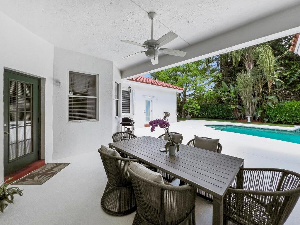 1565 NW 102nd Way, Coral Springs