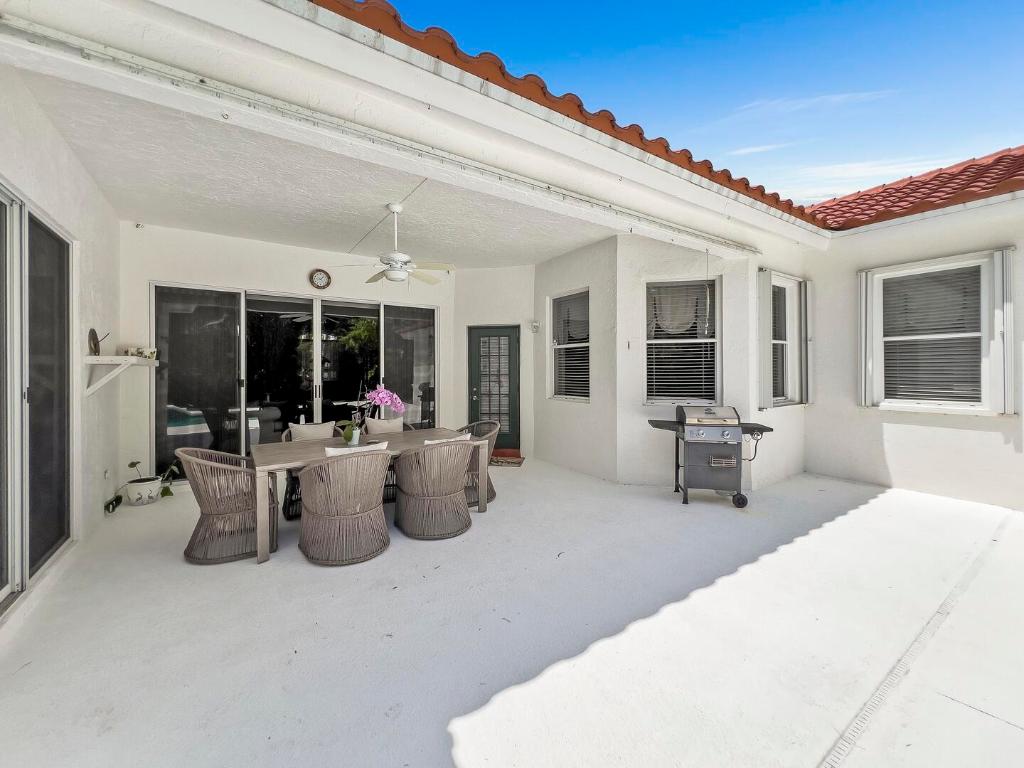 1565 NW 102nd Way, Coral Springs