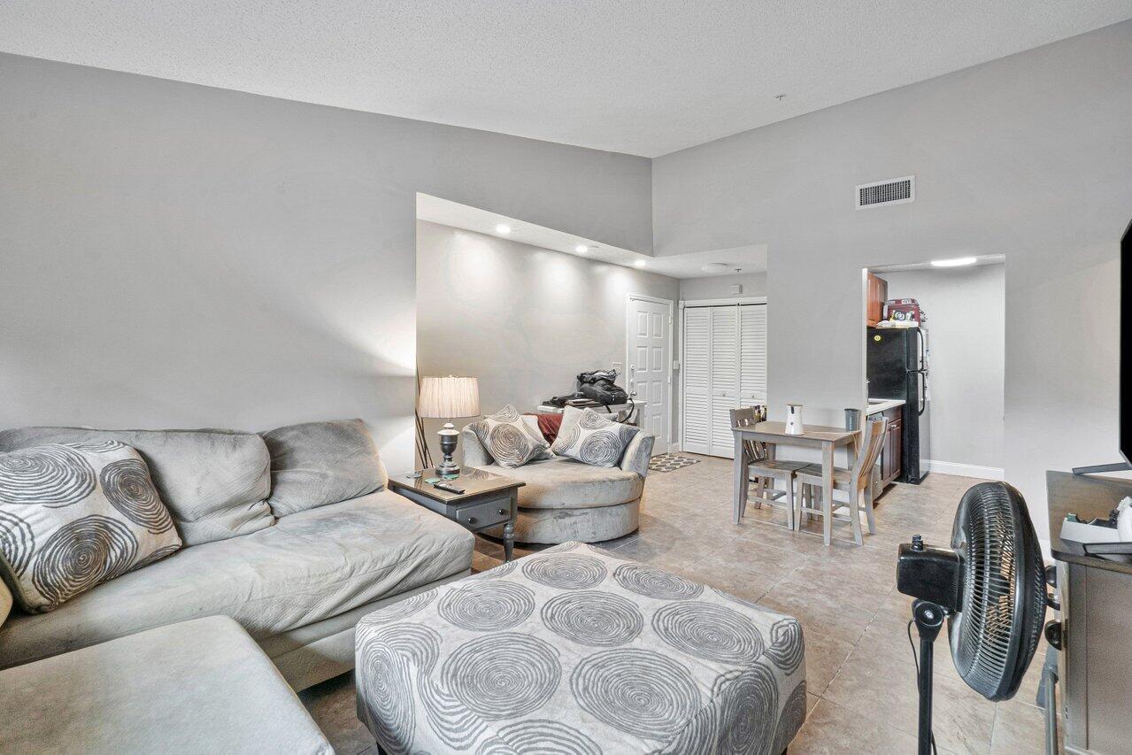 2307 N Congress Avenue 31