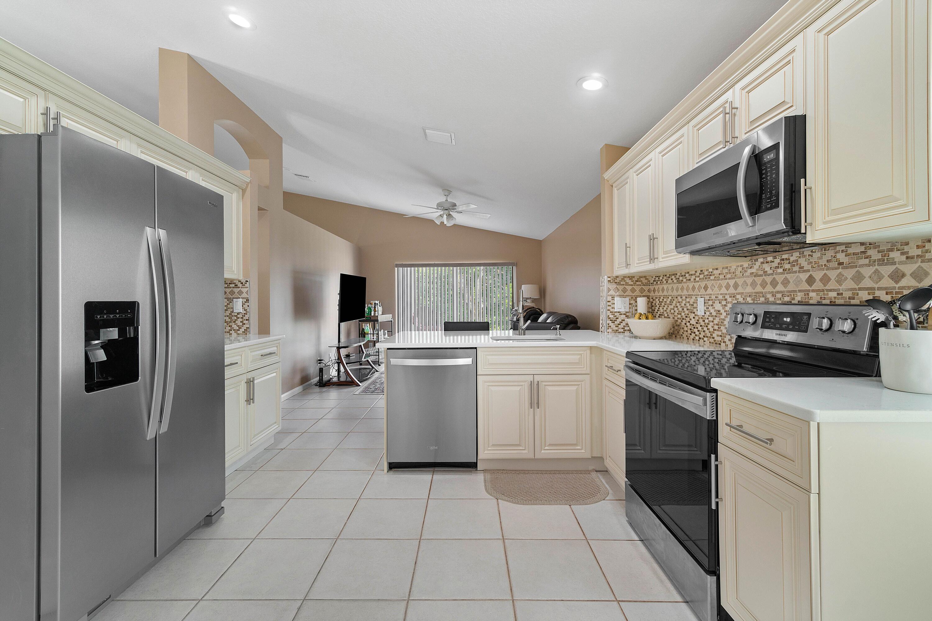 9594 Arbor View Drive N