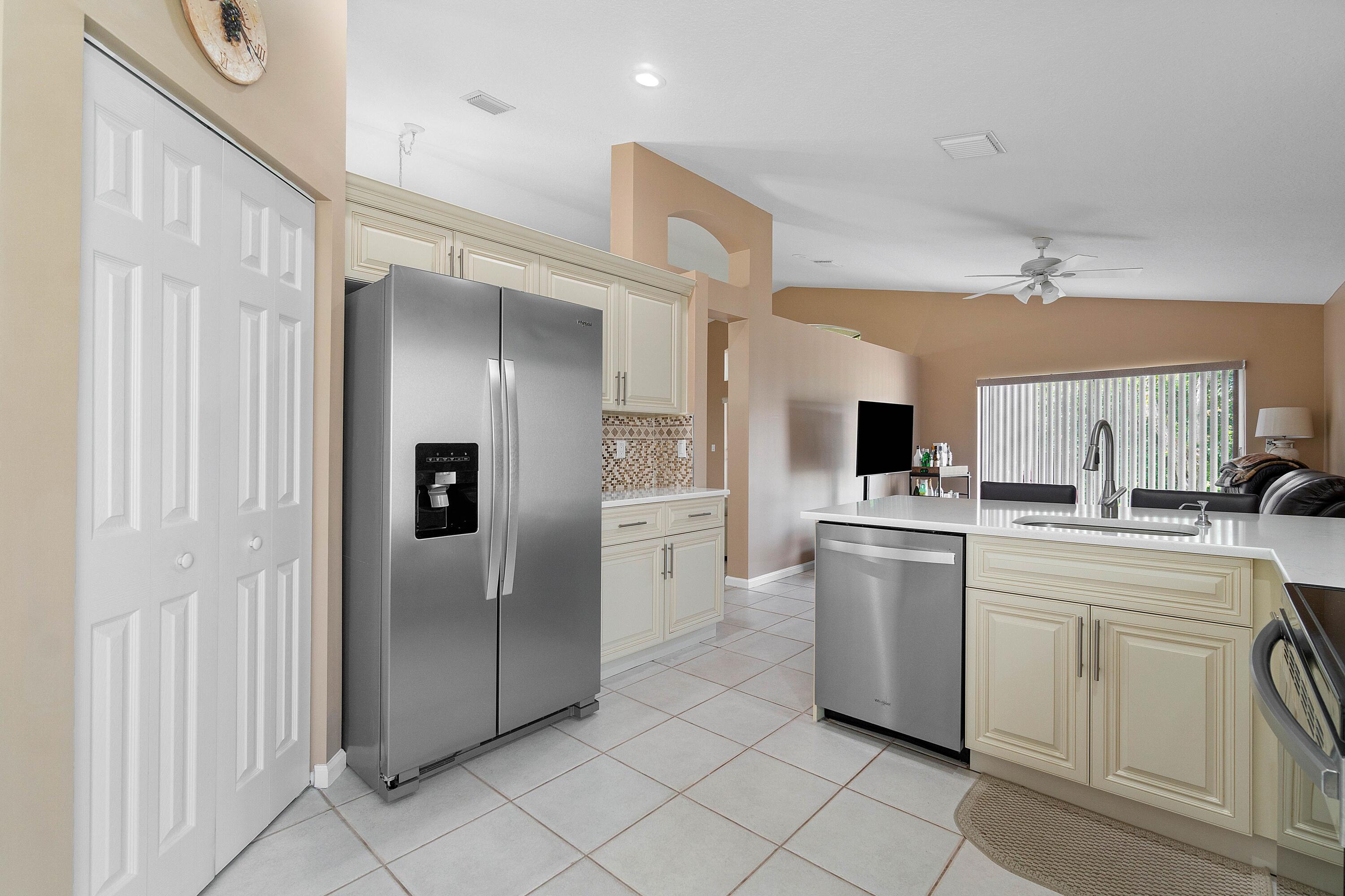 9594 Arbor View Drive N