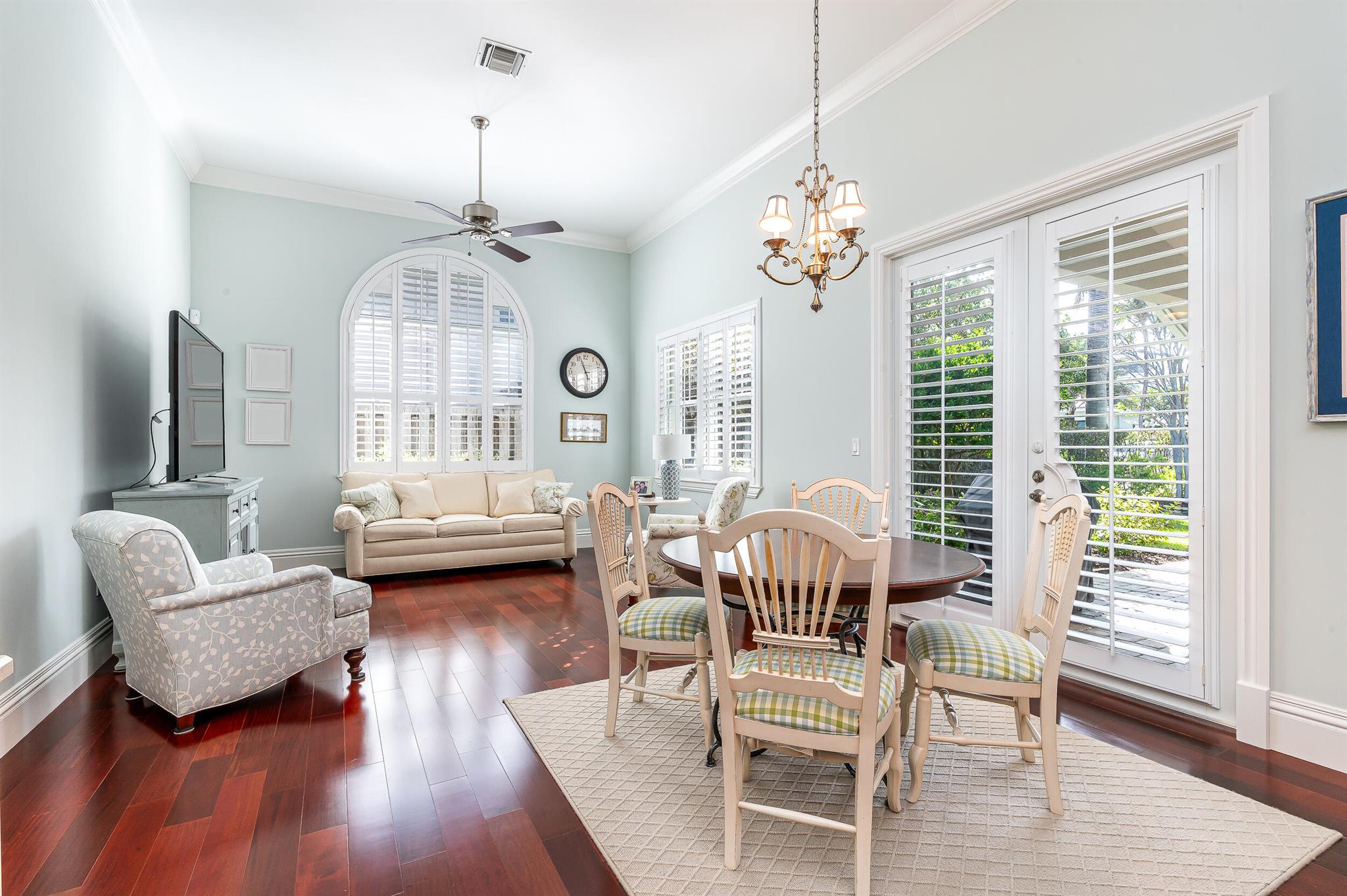 2712 NE 31st Court